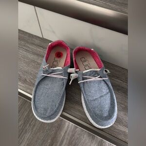 BNWOT Women’s Hey Dudes